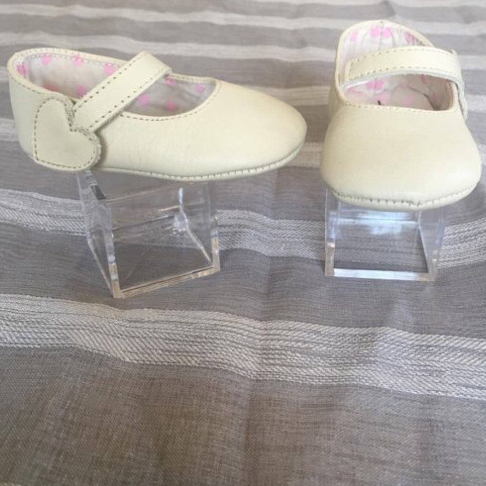 New beige baby shoes